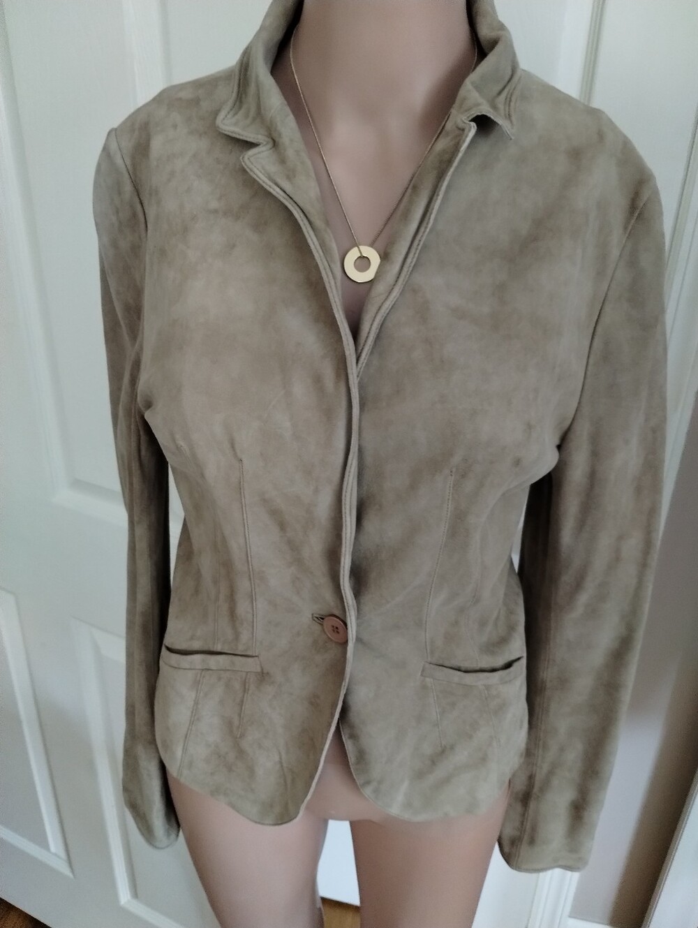 Jackett Women's Single-Button Suede Blazer Jacket in Taupe XS